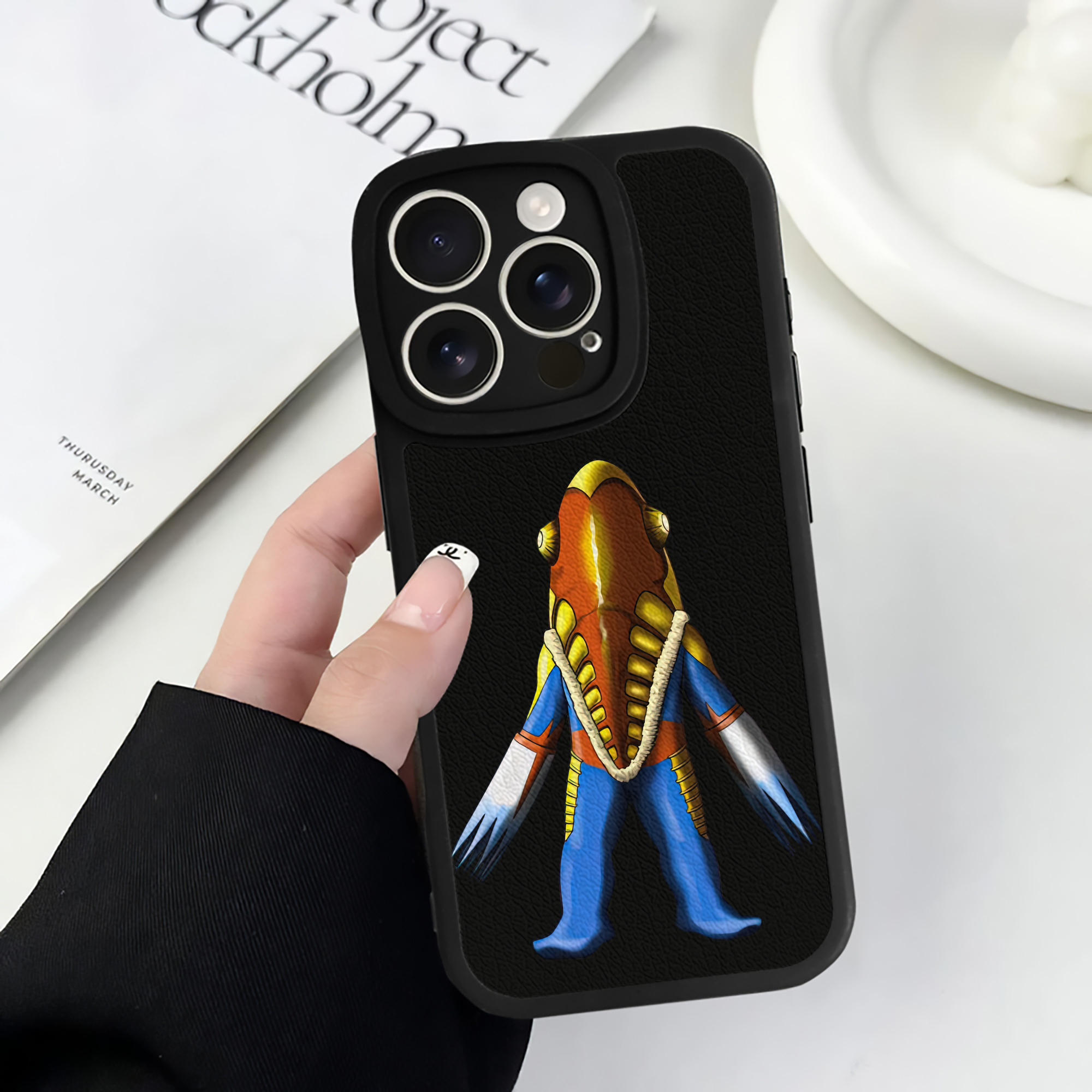 （画像用） ウルトラマン Ultraman 【iPhone 16シリーズ対応】シリコンスマホケース（レザー調） 材質：シリコン